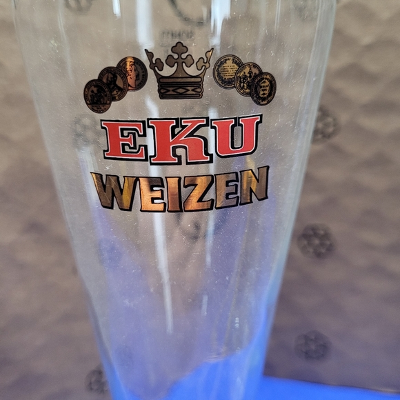 Set of 3 pilsner beer glasses from Europe. - Picture 5 of 9